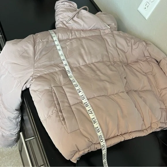 HOT DEAL! BDG sherpa lining puffer jacket, blush pink, cropped, size S - Picture 5 of 17